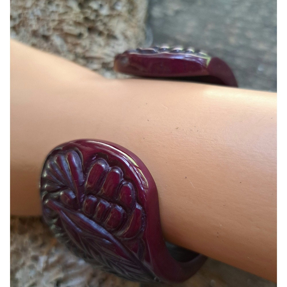 Bakelite Carved Dark Cherry Leaf Open Wide Cuff Bracelet - Picture 3 of 12